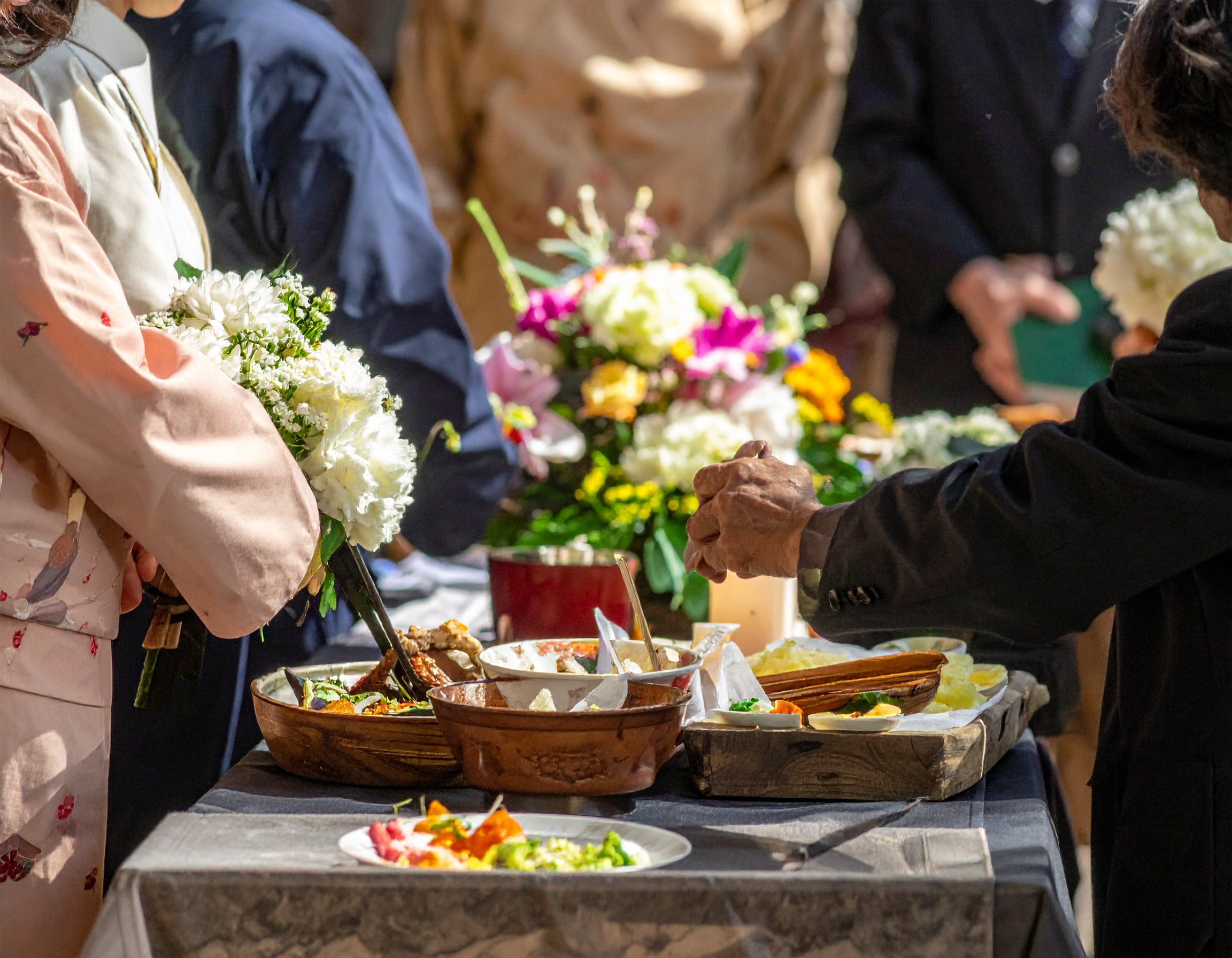 法事・精進落としの会食で感動を呼ぶ！写真スライドショー上映術